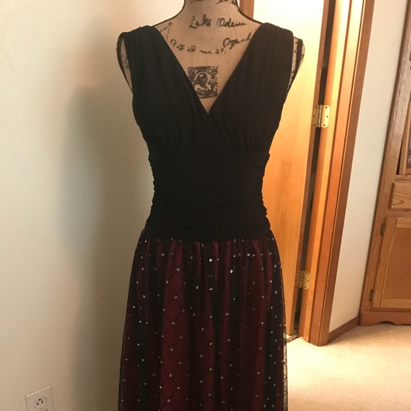 Beautiful dress Barn dress Sz 4 - Picture 2 of 8